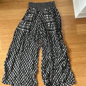 Pants Bundle-Band of Gypsies Flowy Gaucho Pants & Black Nike Jawstring Capris